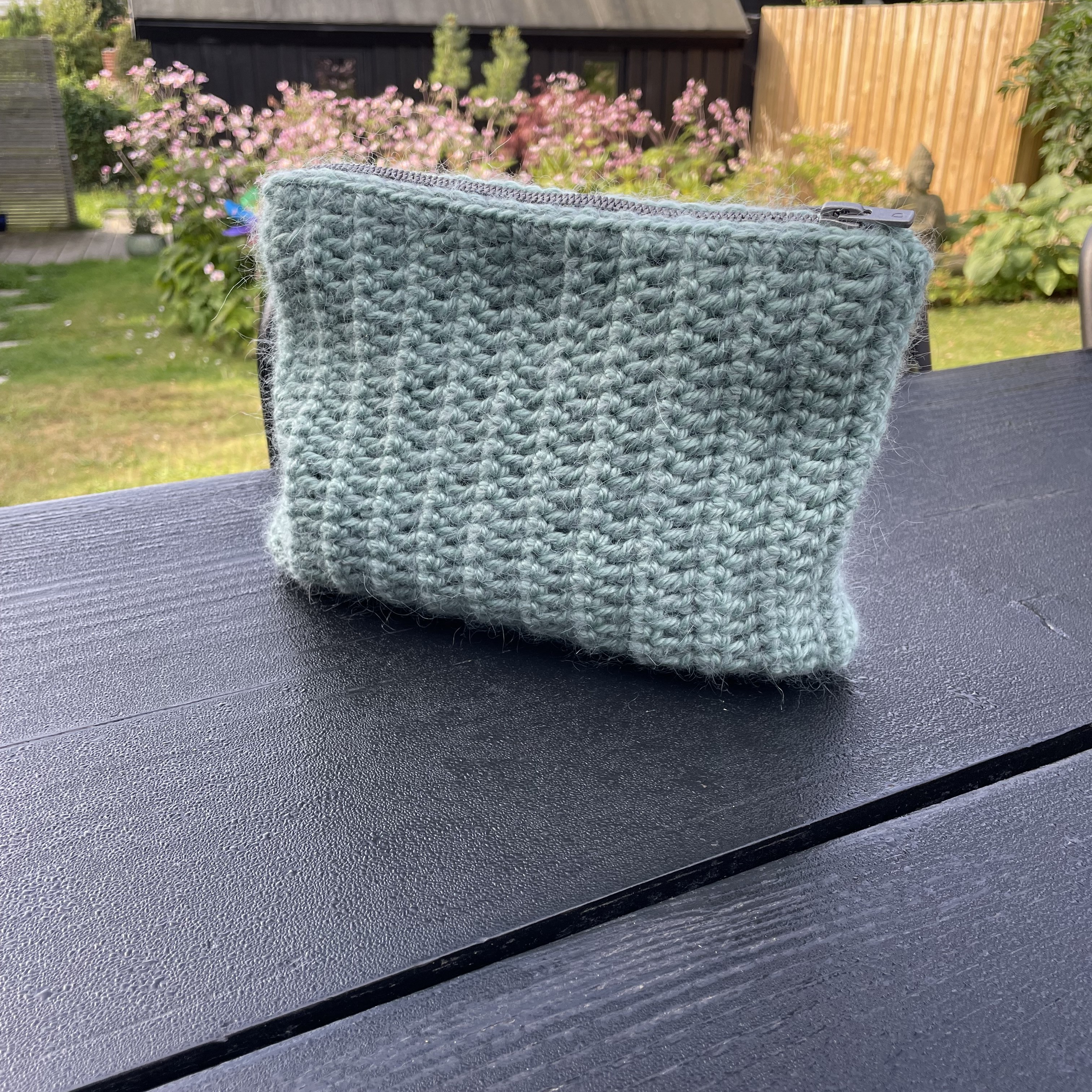 Copenhagen Mac Sleeve & Clutch - 2 Hækleopskrifter